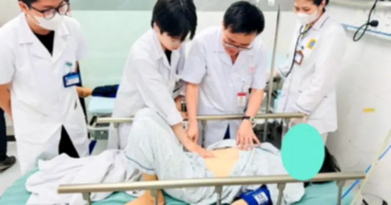 Bệnh viện Xanh Pôn cảnh báo hội chứng hiếm qua ca tắc ruột do khối u