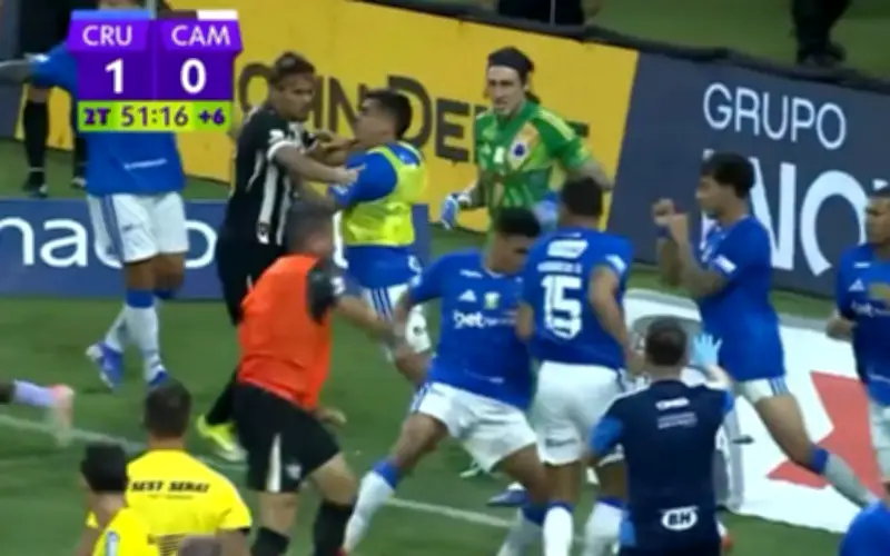Bạo lực bóng đá Brazil: 23 thẻ đỏ, hỗn chiến trong trận chung kết Campeonato Mineiro