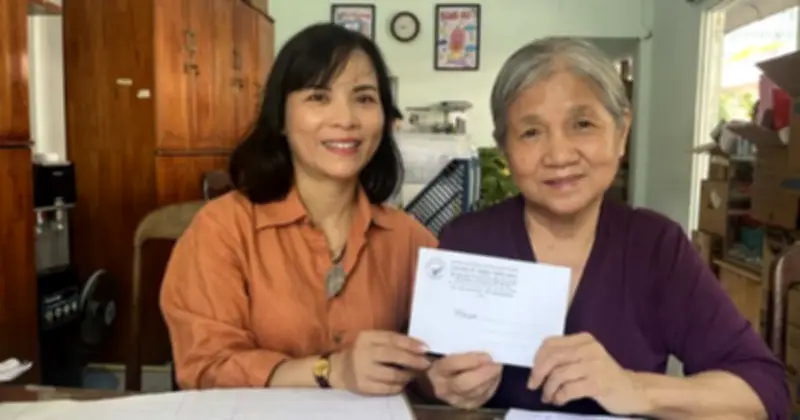 Báo Thanh Niên trao tiền bạn đọc hỗ trợ trẻ mồ côi và bệnh nhân nghèo tại TP.HCM