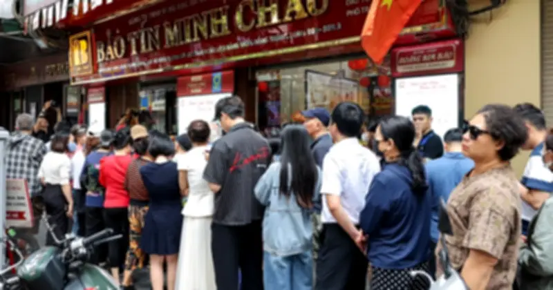 Bảo Tín Minh Châu mở cửa trở lại, khách hàng được mua tối đa 2 chỉ vàng