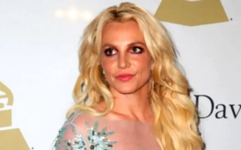 Britney Spears bị bắt vì nghi ngờ lái xe dưới ảnh hưởng rượu và chất kích thích