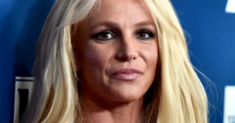 Britney Spears suy sụp sau vụ bị bắt vì nghi ngờ lái xe sau khi dùng rượu, chất cấm
