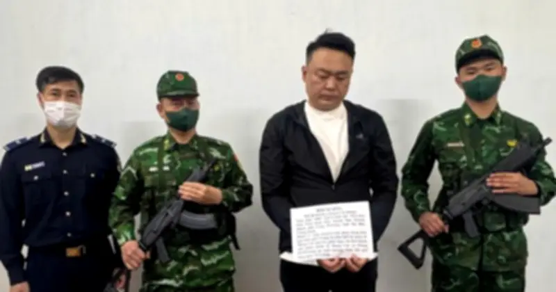 Bắt giữ người đàn ông Trung Quốc vận chuyển trái phép 754 g vàng qua cửa khẩu Móng Cái