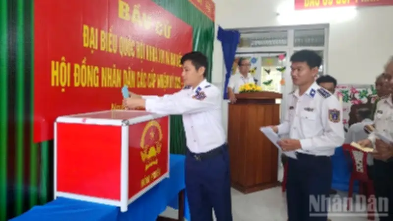 Bầu Cử Diễn Ra Trang Nghiêm Tại Các Đơn Vị Cảnh Sát Biển Và Kiểm Ngư