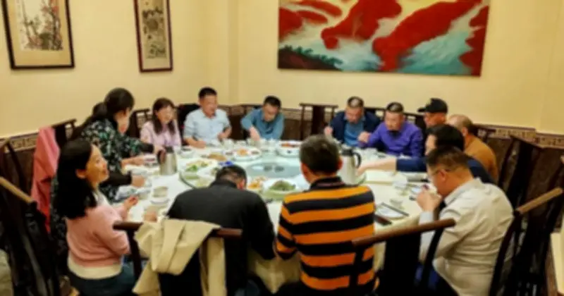 Buổi Họp Lớp Sau 15 Năm: Câu Chuyện Xúc Động Về Tình Bạn Vượt Thời Gian