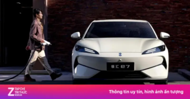 BYD Ra Mắt Taxi Điện Sạc Pin Nhanh Như Đổ Xăng, Đe Dọa Dự Án Đổi Pin