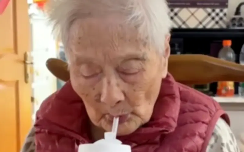 Cụ bà 100 tuổi ở Thượng Hải sống thọ nhờ ăn uống 'ngược đời' và tinh thần lạc quan