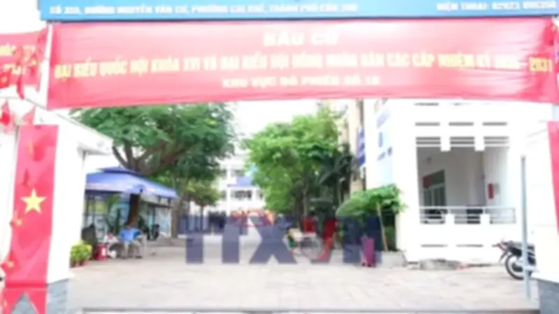 Cụ bà 100 tuổi tại Cần Thơ đi bầu cử, thể hiện tinh thần công dân gương mẫu