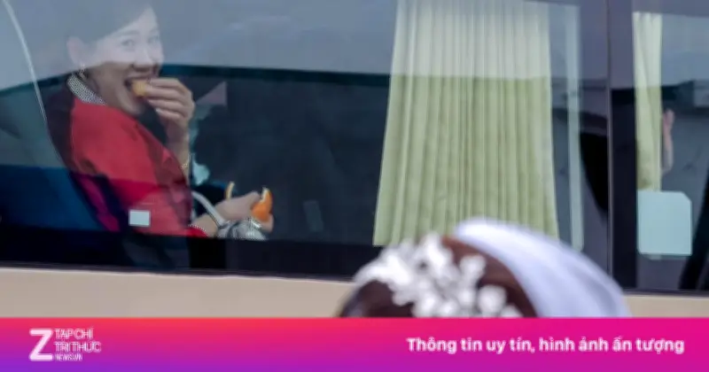 Cô dâu khóc nức nở, mẹ cười rạng rỡ: Khoảnh khắc đối lập gây sốt mạng xã hội