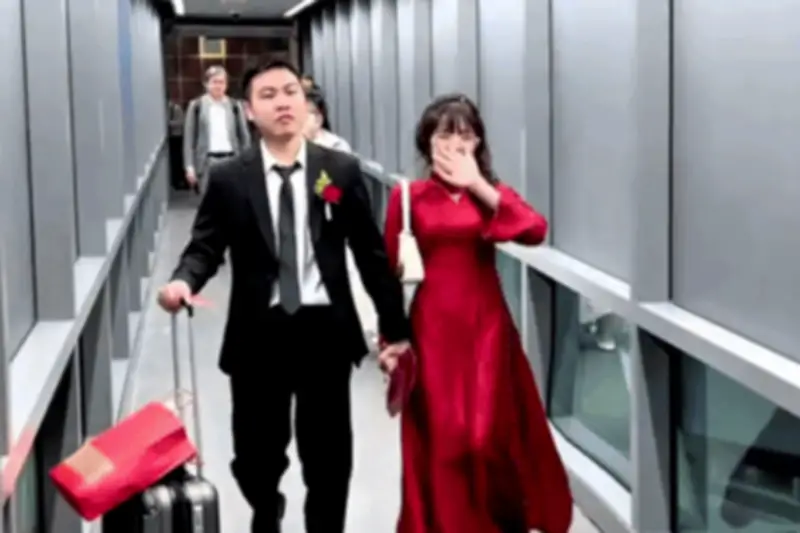 Cô dâu Đà Nẵng rước dâu bằng máy bay ra Quảng Ninh, chi phí 40 triệu đồng