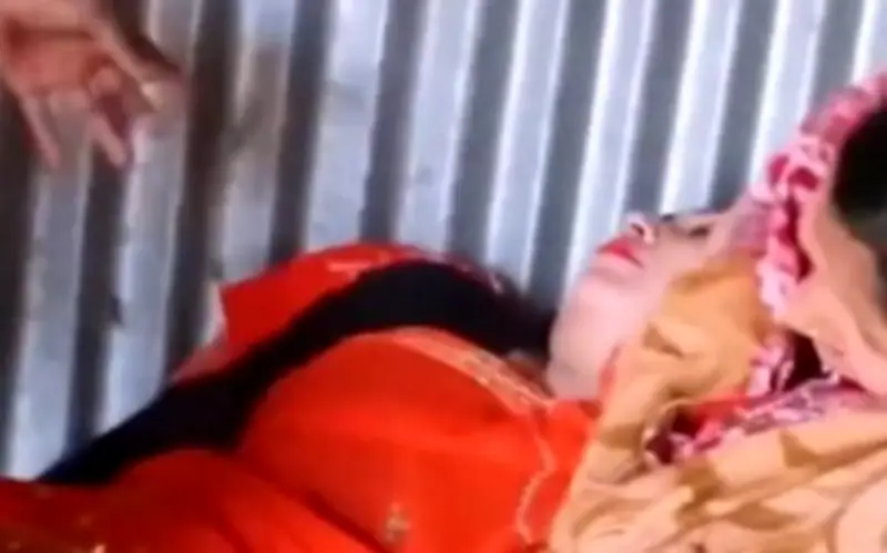 Cô dâu sốc ngất khi phát hiện chú rể hơn mình 50 tuổi, hóa ra chỉ là clip hài hư cấu