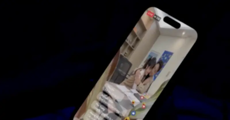 Cô gái 17 tuổi hoảng loạn vì bị vợ cũ sếp bôi nhọ danh dự trên mạng xã hội