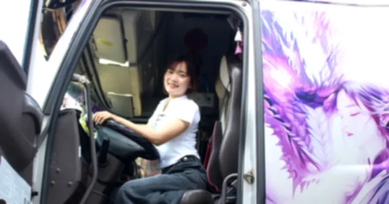 Cô gái Gen Z Gia Lai làm tài xế xe tải 34 tấn, vượt đèo dốc khắp Việt Nam