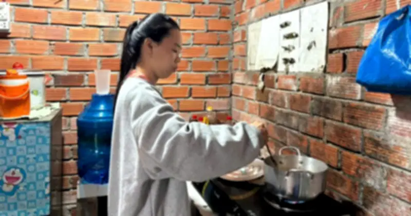 Cô Gái Trẻ Gác Ước Mơ Làm Cô Giáo Mầm Non Vì Gánh Nặng Gia Đình