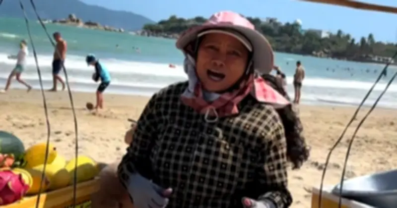 Cô Mai Nha Trang: Từ gánh trái cây đến 'ngôi sao' viral toàn cầu với 'Mango Pineapple Banana'