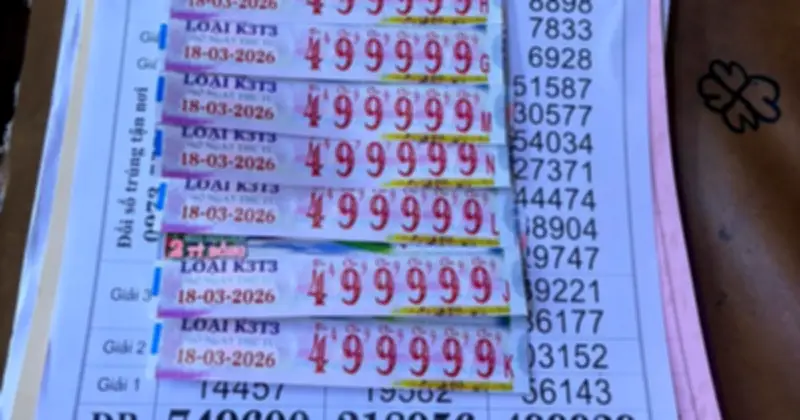 Cà Mau: Phụ nữ trúng 60 triệu đồng từ 10 tờ vé số dãy số đẹp 99999
