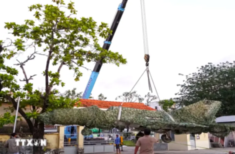 Cà Mau quyết định di dời máy bay tiêm kích MiG-21 sau 40 năm bị bỏ quên