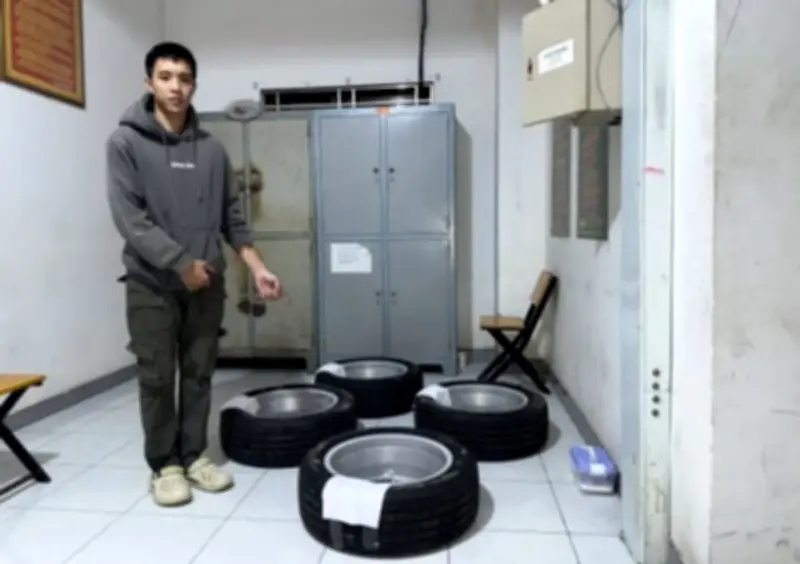 Cà Mau: Trộm 4 bánh xe vì ghen ghét, bị cáo lãnh án 9 tháng tù