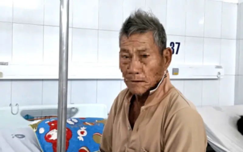 Cụ ông Đà Nẵng bị rắn hổ mang cắn nhận hơn 300 triệu đồng hỗ trợ từ cộng đồng