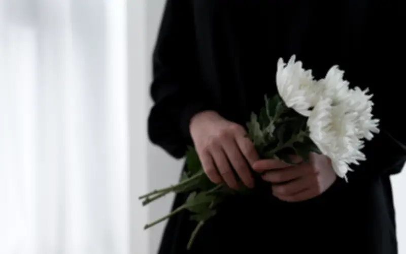 Có nên đi viếng đám tang vào ngày mùng 1 không? Những điều kiêng kỵ cần biết