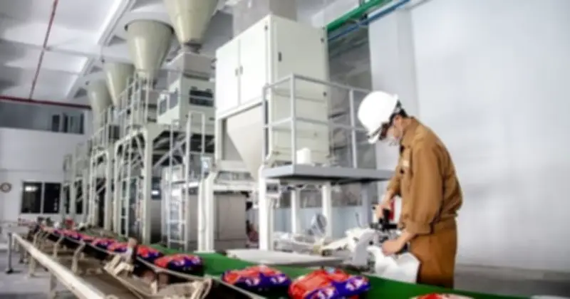 Cổ phiếu DGC bật tăng thoát sàn nhưng vẫn lao dốc, Hóa chất Đức Giang triệu tập đại hội bất thường