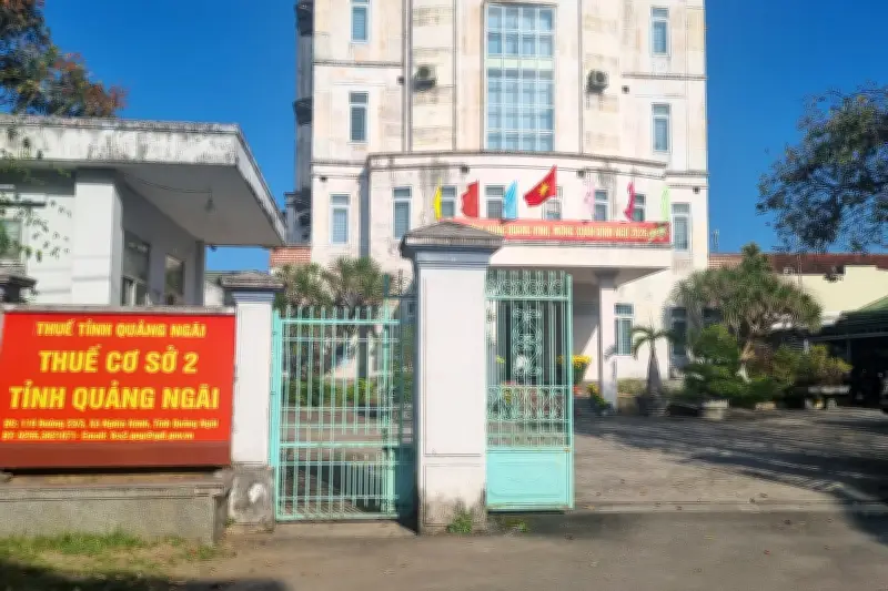 Cơ quan thuế xin tiền xã, phường để động viên tinh thần cán bộ