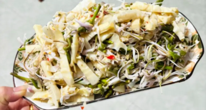 Đặc sản giải ngán đầu năm ở Tây Bắc, khách Hà Nội vượt trăm km đến thưởng thức