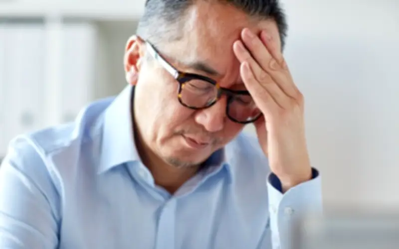 Đọc tiền, đọc sức hiếu thảo: Cha mẹ tôi chết lặng khi phát hiện tiền của mình chảy hết sang anh trai