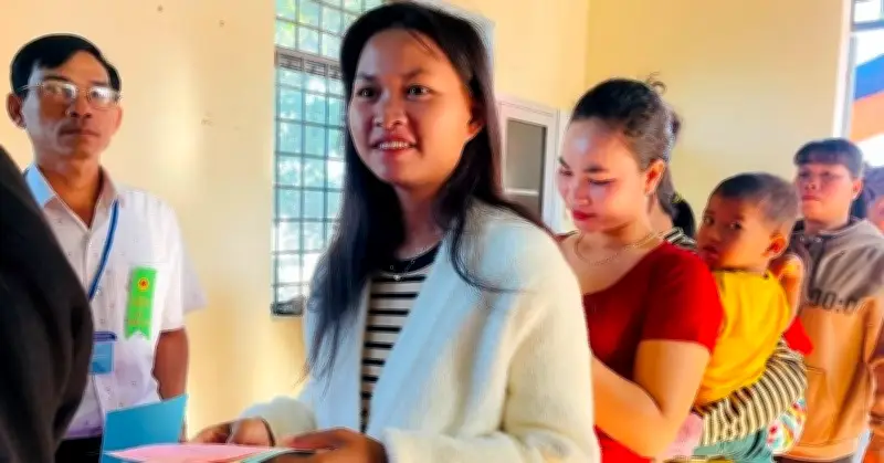 Cử Tri Gốc Campuchia Hồ Hởi Tham Gia Bầu Cử Tại Xã Biên Giới Ở Gia Lai