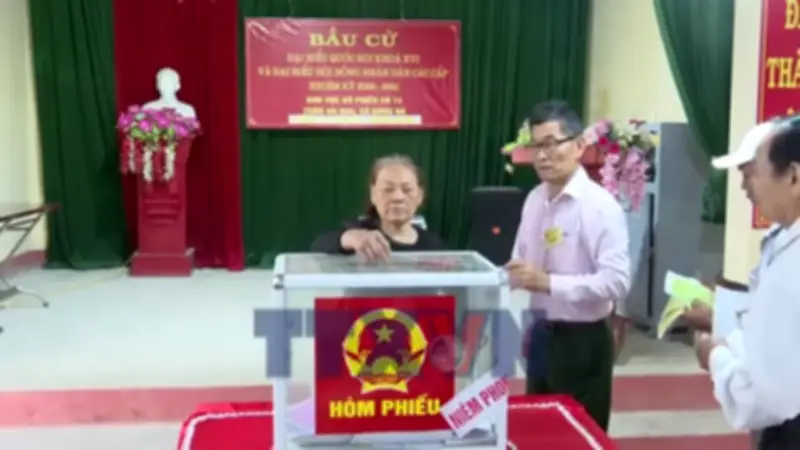 Cử Tri Hưng Yên Gác Việc Đồng Áng, Nô Nức Đi Bầu Cử Giữa Mùa Thu Hoạch