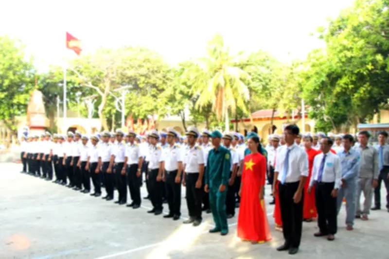 Cử Tri Đảo Sinh Tồn Tham Gia Bầu Cử Sớm Trong Điều Kiện Khắc Nghiệt