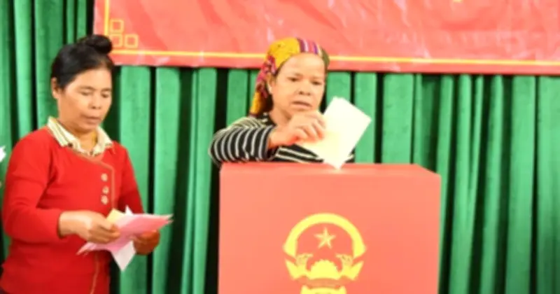 Cử Tri Vùng Sâu Quảng Trị Vượt Sông Bầu Cử Sớm, Thực Hiện Quyền Công Dân