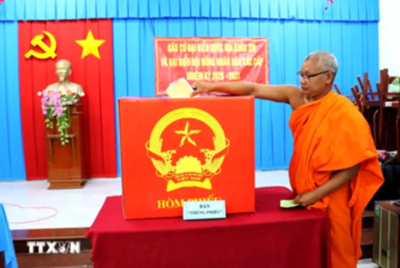 Cử Tri Vĩnh Long, Tây Ninh Hăng Hái Tham Gia Ngày Hội Bầu Cử Toàn Dân