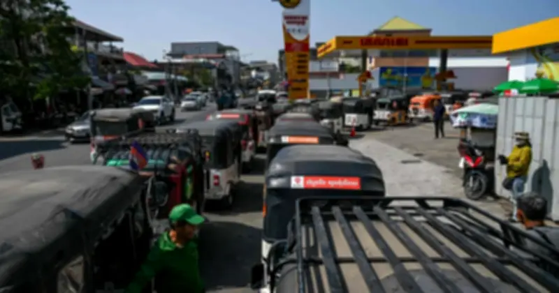 Campuchia công bố biểu giá nhiên liệu mới, giá xăng giảm nhẹ nhưng diesel tăng mạnh