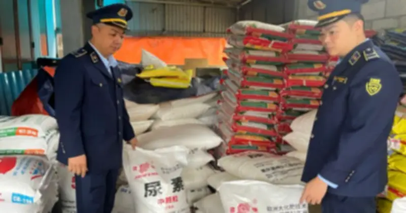 Cao Bằng: Phát hiện 2.500 kg phân đạm Trung Quốc nhập lậu, xử phạt 26 triệu đồng