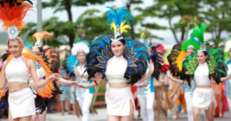 Carnaval Hạ Long 2026: Lễ hội đường phố bùng nổ, mở rộng ra toàn đô thị và mặt nước di sản