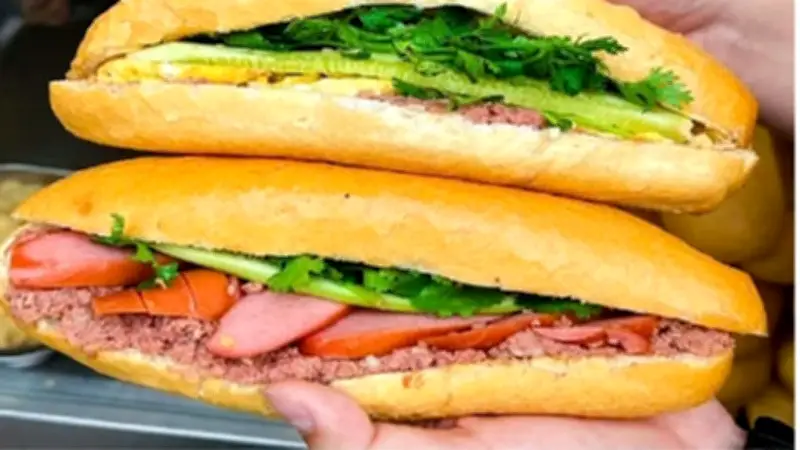 Cục An toàn thực phẩm chỉ đạo điều tra vụ ngộ độc bánh mì tại TP.HCM