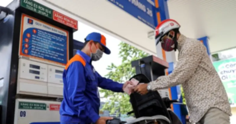 Cục Hải Quan Siết Chặt Kiểm Soát Buôn Lậu Xăng Dầu Qua Biên Giới