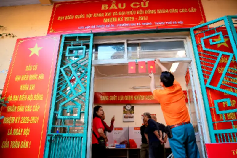 Các điểm bỏ phiếu tại Hà Nội tất bật chuẩn bị cơ sở vật chất hướng tới ngày bầu cử