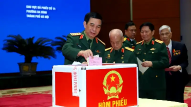 Các Tướng Lĩnh Cấp Cao Tham Gia Bầu Cử Tại Khu Vực Bỏ Phiếu Số 14 Của Bộ Quốc Phòng