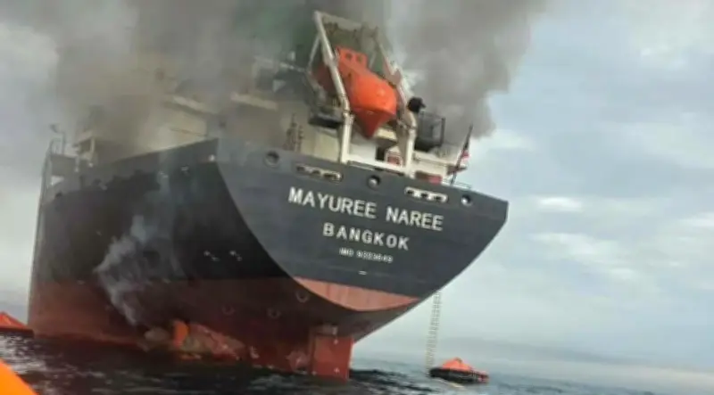 Các vụ tấn công tàu thương mại khiến tuyến vận tải Hormuz thêm bất ổn