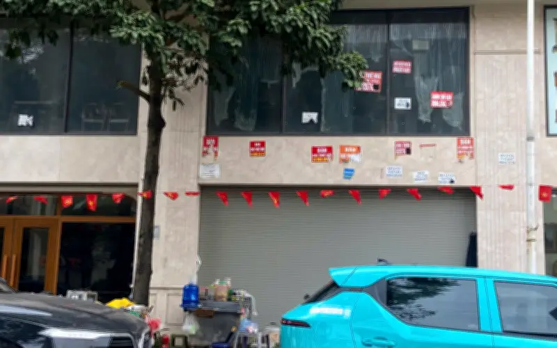 Chủ nhà Hà Nội vật lộn tìm khách thuê phòng trọ trên đất vàng