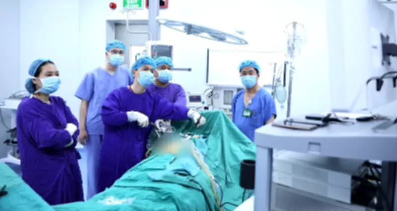 Chủ quan chờ qua Rằm, bệnh nhân thoát vị bẹn phải cấp cứu cắt ruột