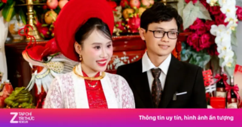 Chú rể TP.HCM dành dụm 4 năm tặng vợ 3 cây vàng trong ngày cưới