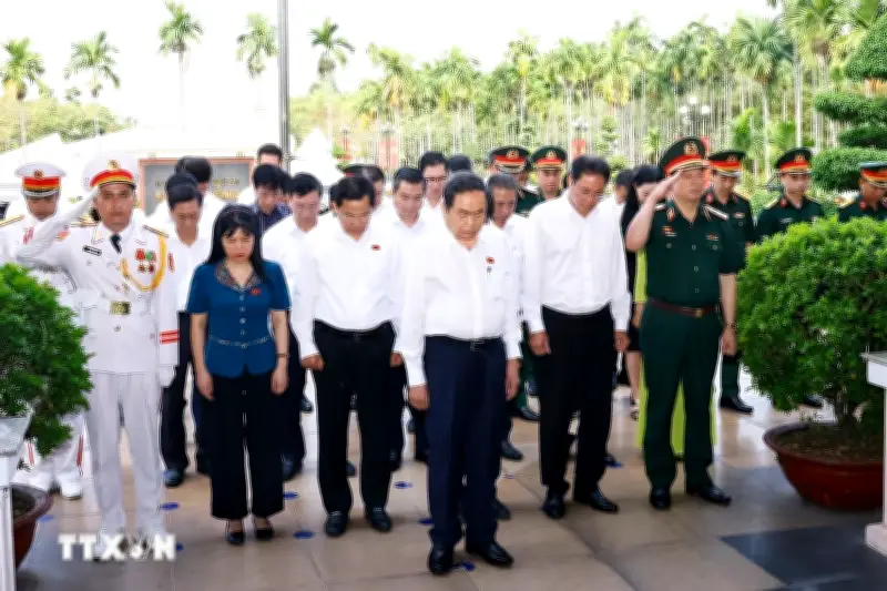 Chủ tịch Quốc hội Đặng Huỳnh Tài thăm di tích lịch sử quốc gia Ngã Ba Giồng