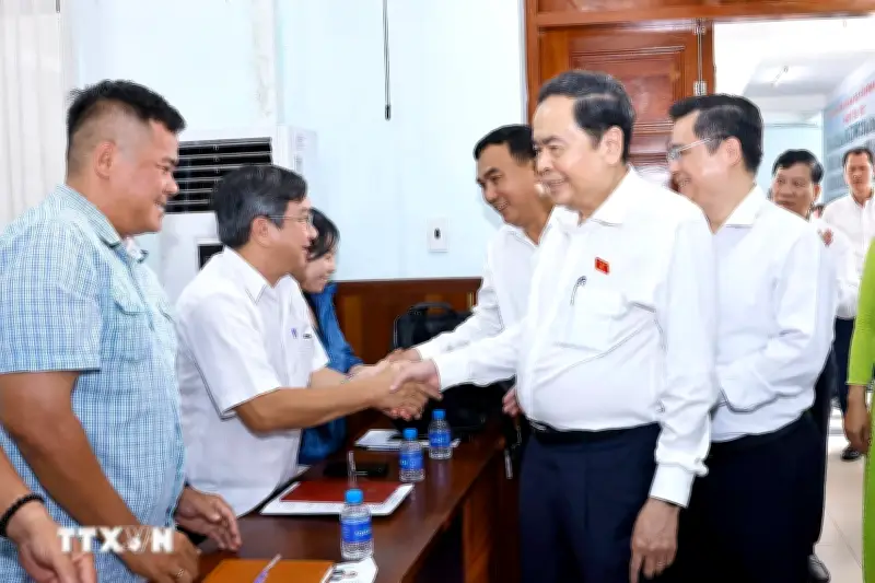 Chủ tịch Quốc hội Trần Thanh Mẫn tiếp xúc cử tri tại TP.HCM