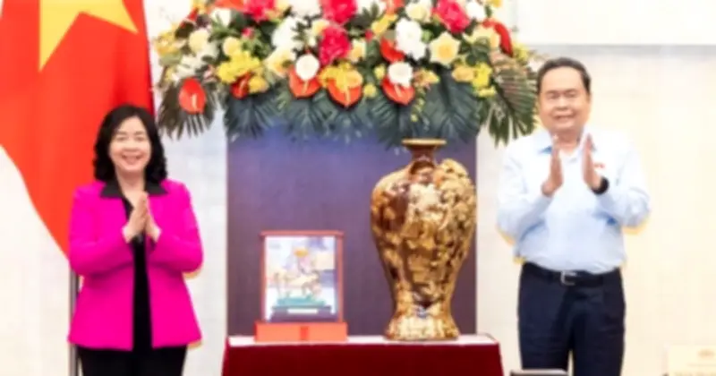 Chủ tịch Quốc hội Trần Thanh Mẫn và Chủ tịch MTTQ Bùi Thị Minh Hoài đồng chủ trì hội nghị phối hợp