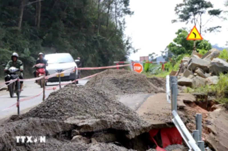 Chủ tịch Quảng Ngãi phê bình việc chậm nâng cấp Quốc lộ 24