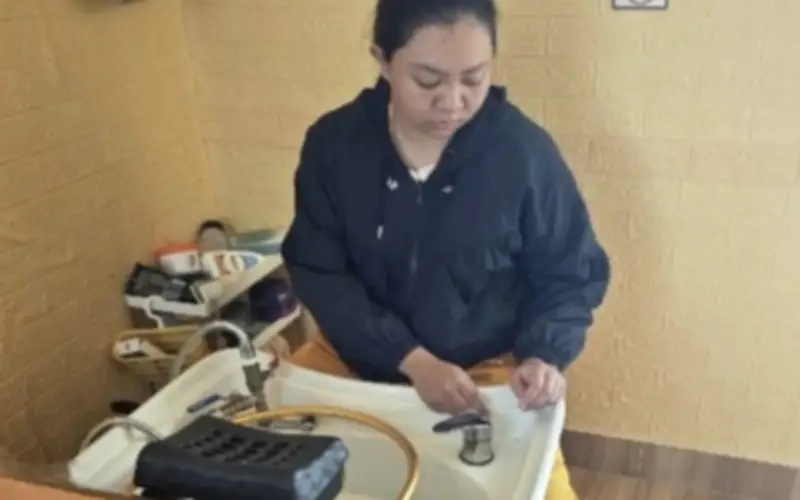 Chủ tiệm gội đầu Lâm Đồng lén cắt trộm dây chuyền vàng của khách hàng