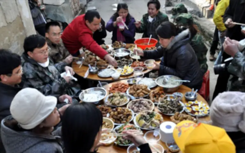 Cha Mẹ Mất Tôi Từ Chối Cho Anh Em Về Nhà Ăn Tết: Đau Đớn Nhưng Cần Thiết